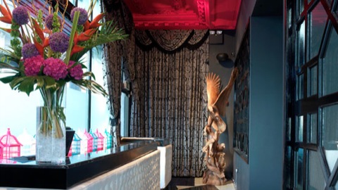 電力鳥籠酒吧設(shè)計(jì) 以愛麗絲夢(mèng)游仙境為主題