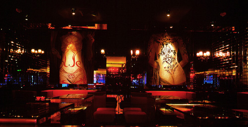 MINI酒吧俱樂(lè)部設(shè)計(jì) 營(yíng)造出些許曖昧的氛圍