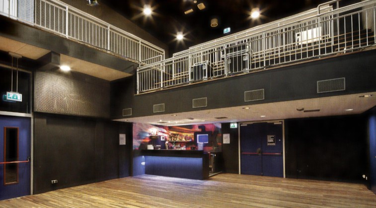 酷而多彩的Duycker酒吧設(shè)計(jì)圖欣賞