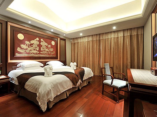 御庭精品酒店湯山店設計 當?shù)厣鷳B(tài)融為一體