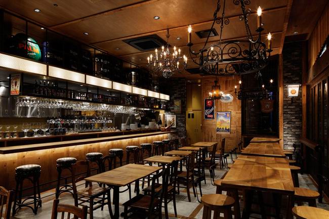 以吧臺為焦點的酒吧設(shè)計注意事項