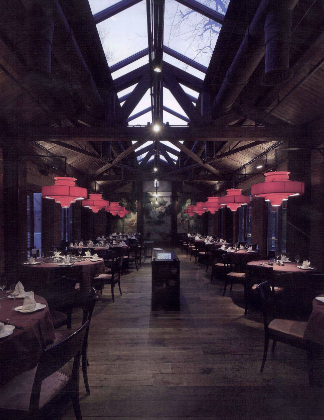 舊工廠式裝飾風(fēng)格的餐飲會(huì)所——1949
