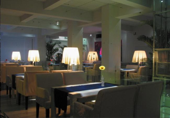 迷人的“荷塘月色”西餐酒吧設(shè)計(jì)