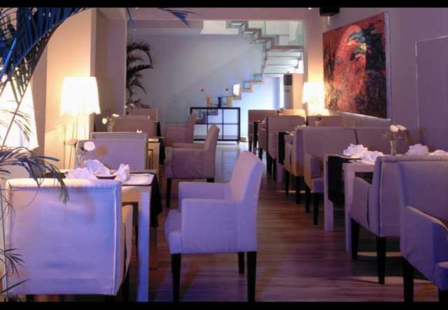 迷人的“荷塘月色”西餐酒吧設(shè)計(jì)