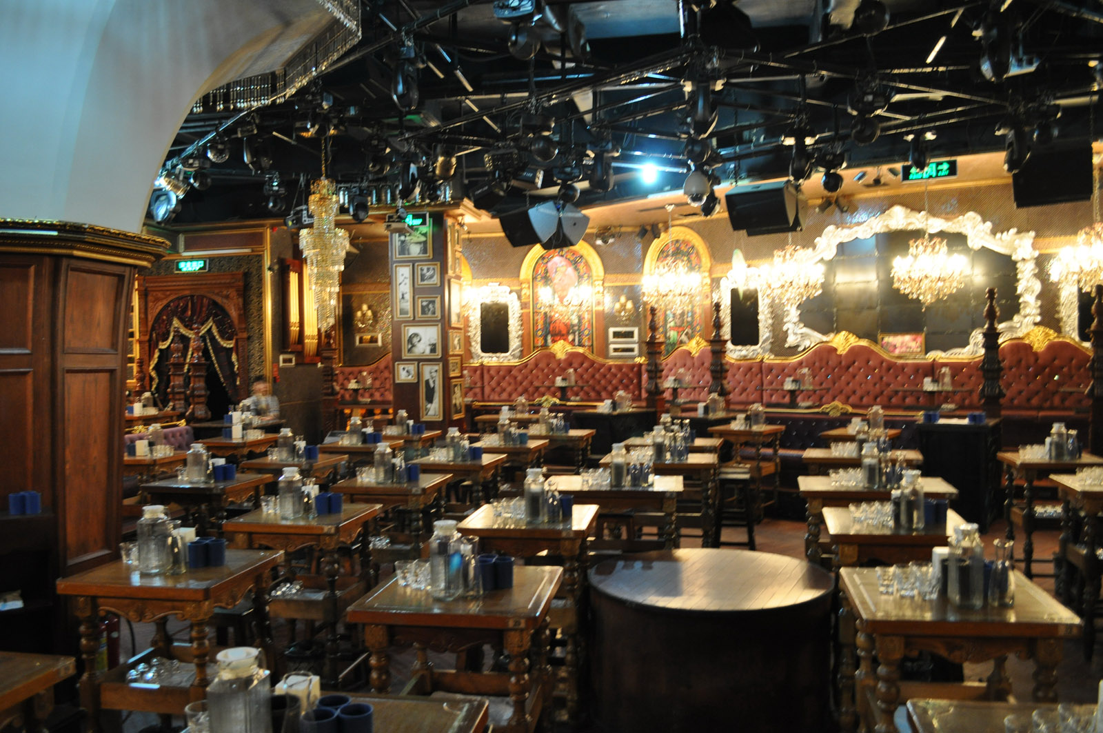 上上酒吧設(shè)計(jì)-大廳一角